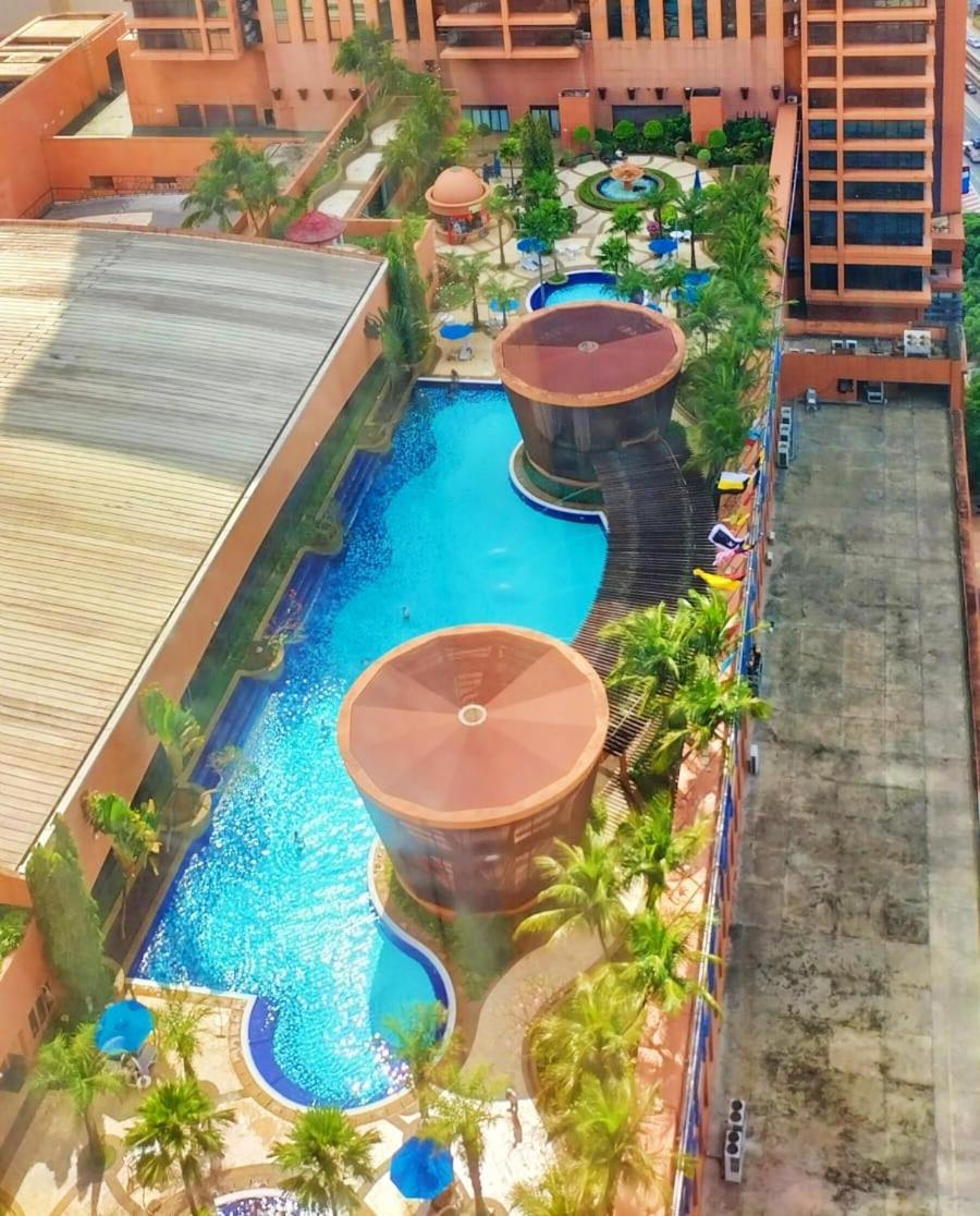 Go Daily Service At Times Square Apartment *