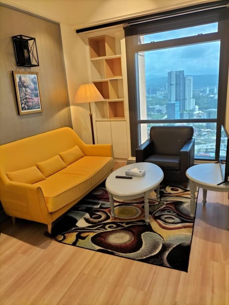 Go Daily Service At Times Square Apartment *