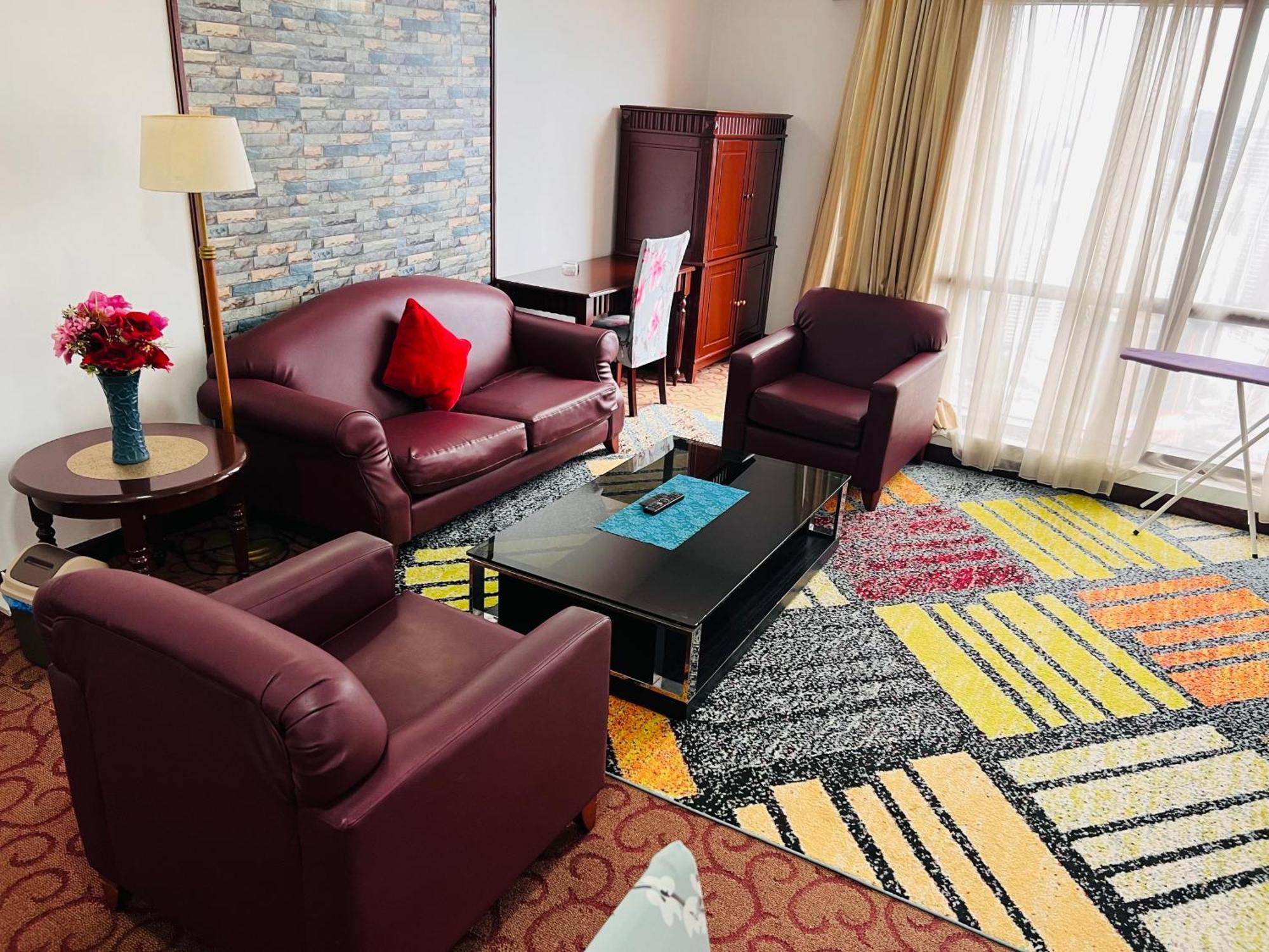 Go Daily Service At Times Square Apartment
